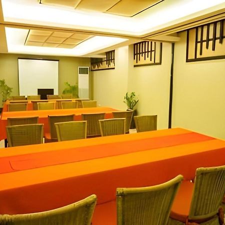 L Square Hotel Tarlac City Exterior photo