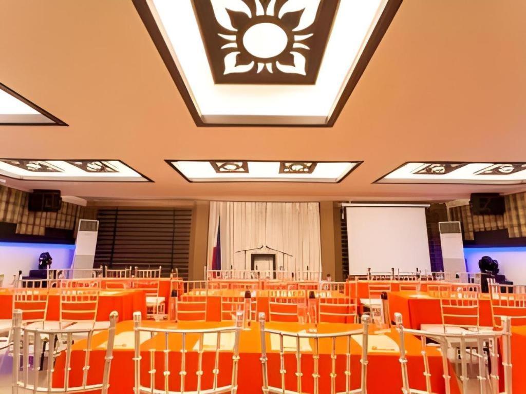 L Square Hotel Tarlac City Exterior photo