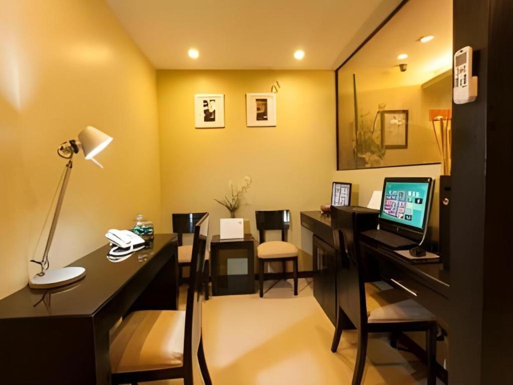 L Square Hotel Tarlac City Exterior photo