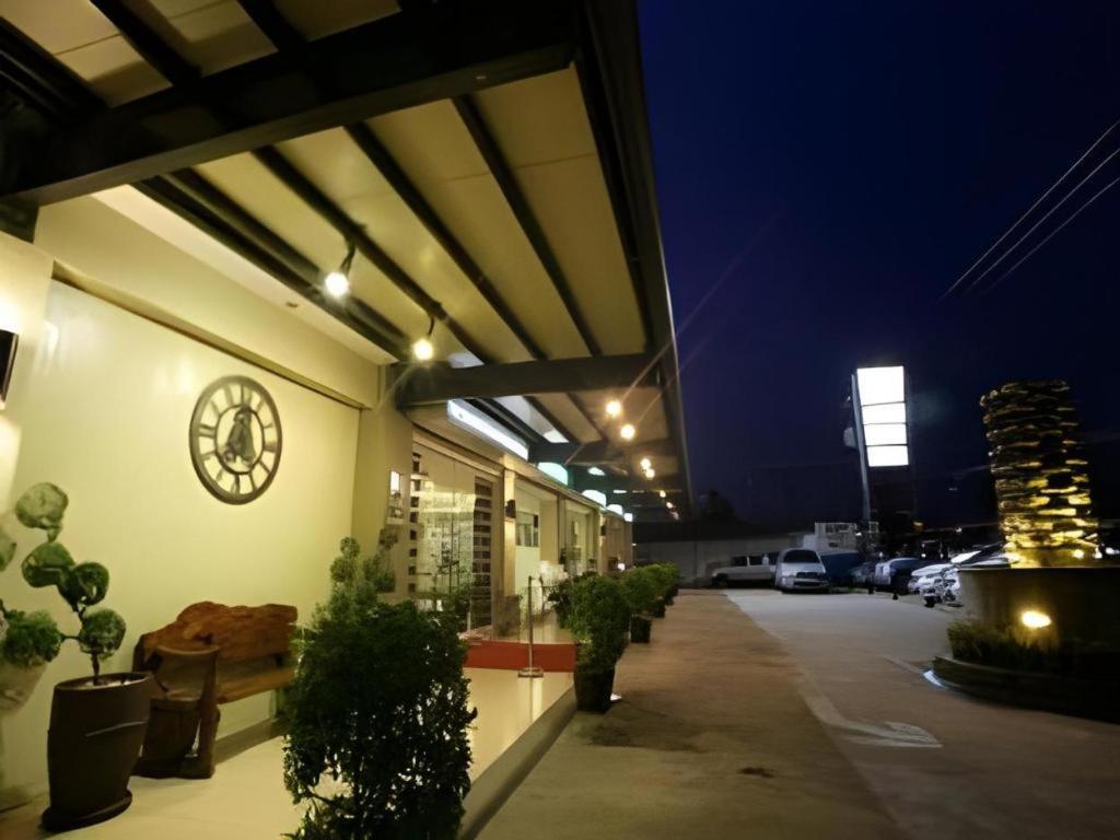 L Square Hotel Tarlac City Exterior photo