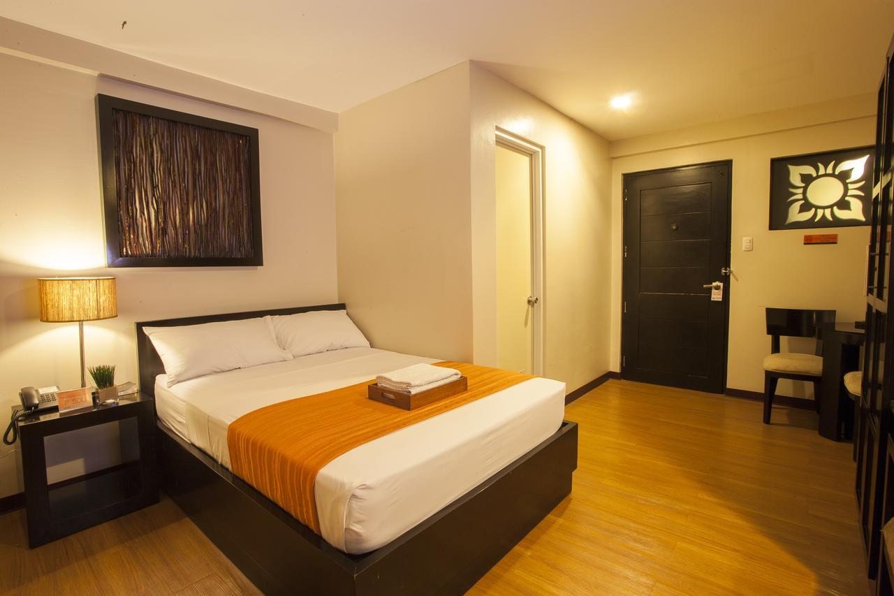 L Square Hotel Tarlac City Exterior photo