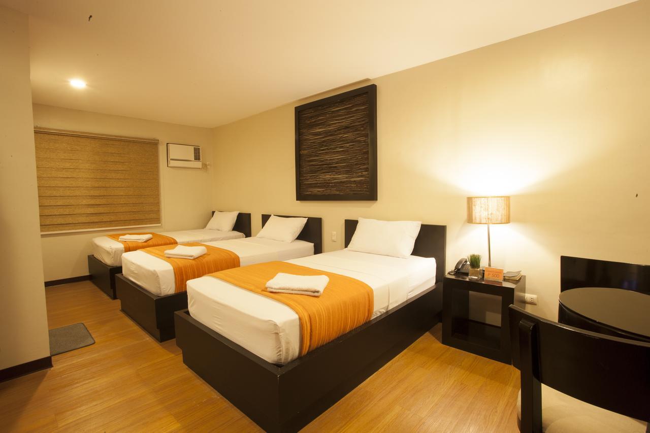 L Square Hotel Tarlac City Exterior photo