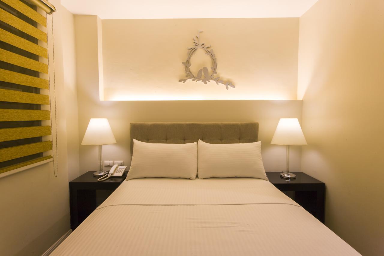 L Square Hotel Tarlac City Exterior photo